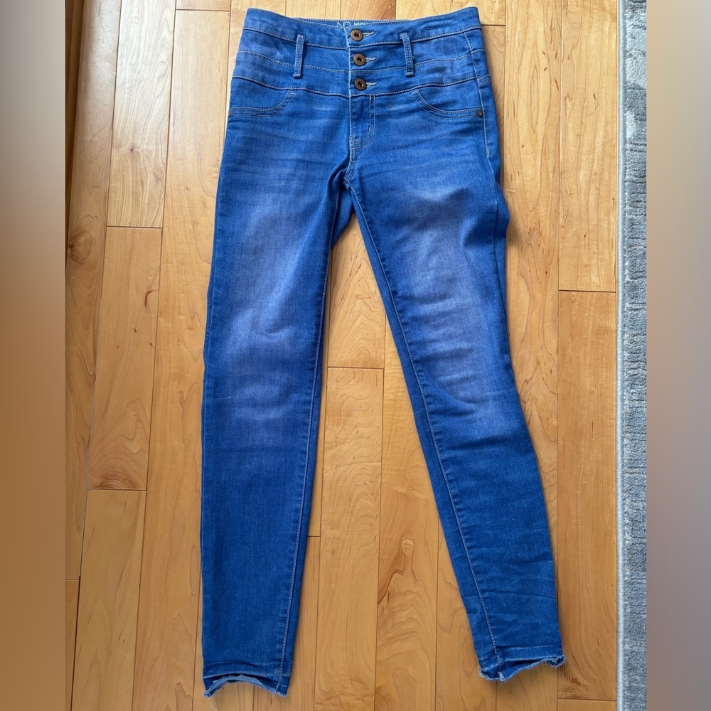 No Boundaries High Rise Sculpting Skinny Jeans